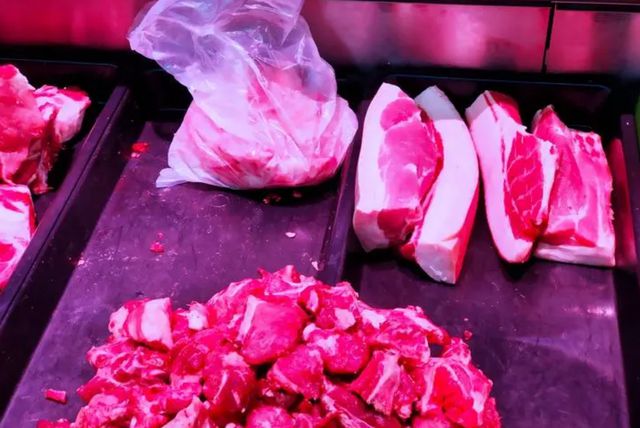 牛肉8元一斤猪肉4元一斤！美国人吃的肉那么便宜是怎么长的(图2)
