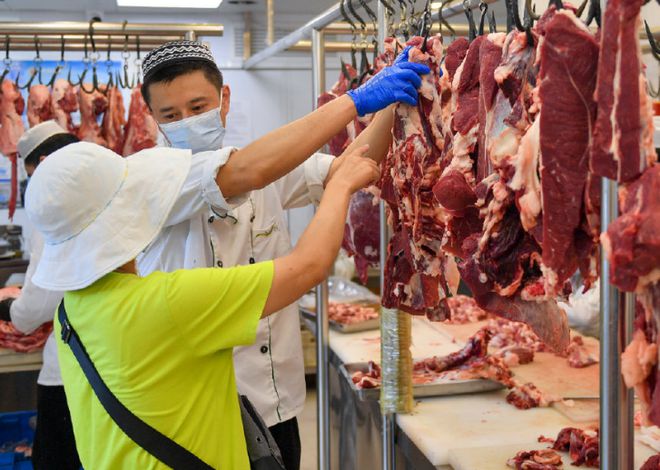 今年牛肉价格为啥这便宜？如何区分进口和国产牛肉？哪个部位好吃(图2)