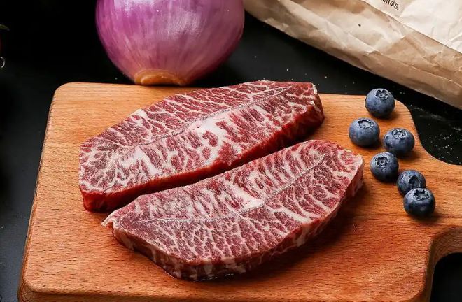 今年牛肉价格为啥这便宜？如何区分进口和国产牛肉？哪个部位好吃(图9)